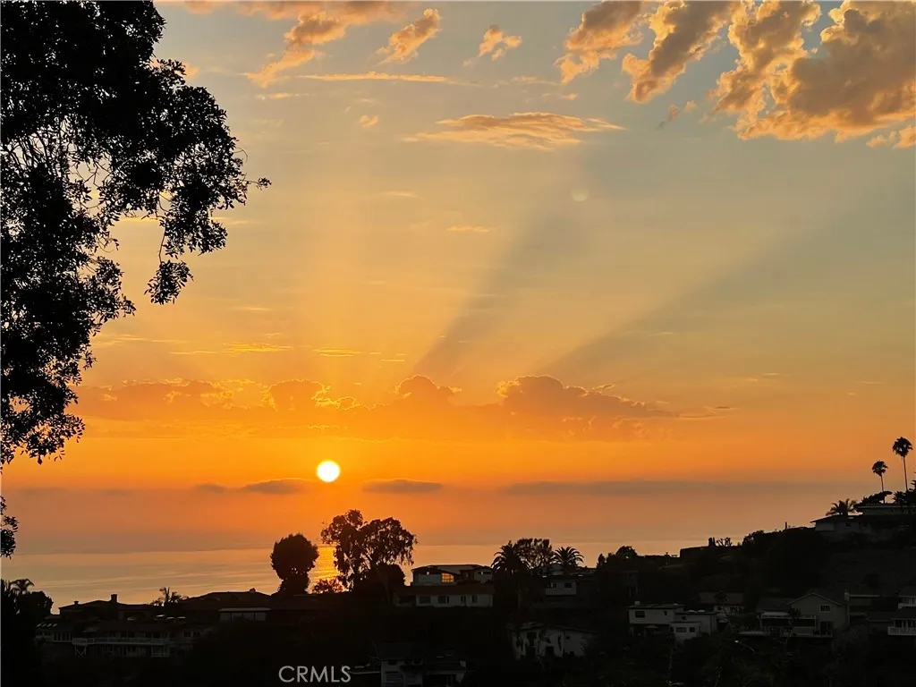 1056 Madison Place, Laguna Beach, California 92651 home-pic-36