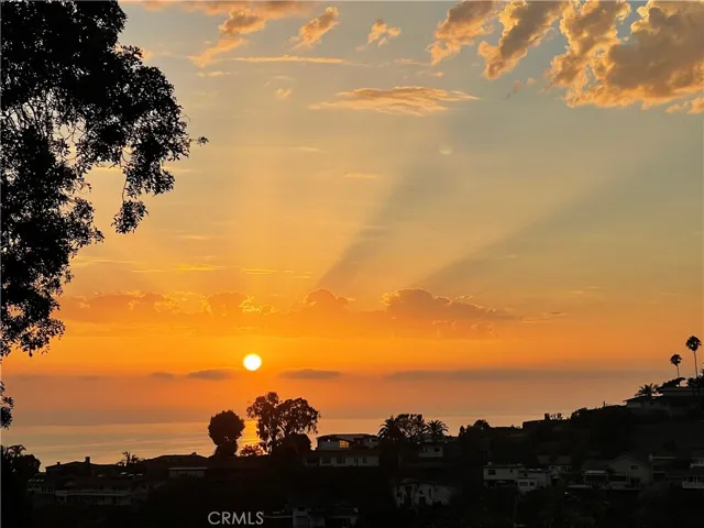 1056 Madison Place, Laguna Beach, California 92651