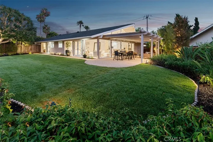 1056 Madison Place, Laguna Beach, California 92651