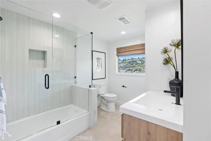 1056 Madison Place, Laguna Beach, California 92651