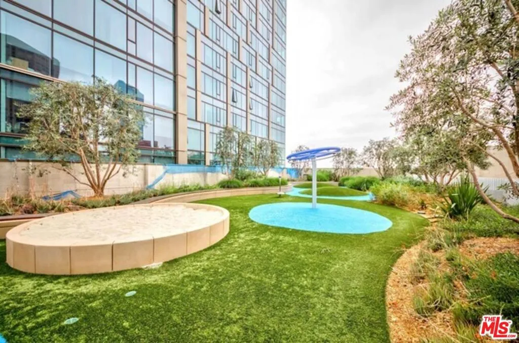 877 Francisco Street 708, Los Angeles, California 90017 home-pic-16