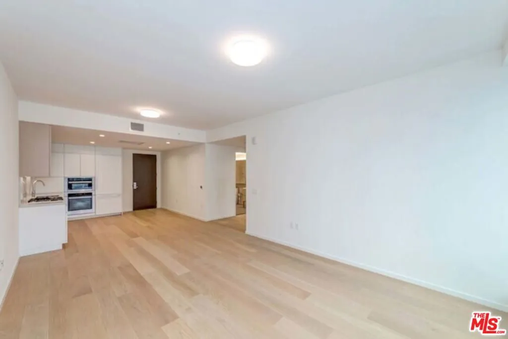 877 Francisco Street 708, Los Angeles, California 90017 home-pic-2