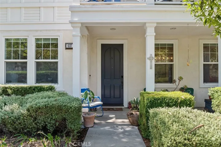 Just steps to the Rosedale Community center with gym, game room and pool.