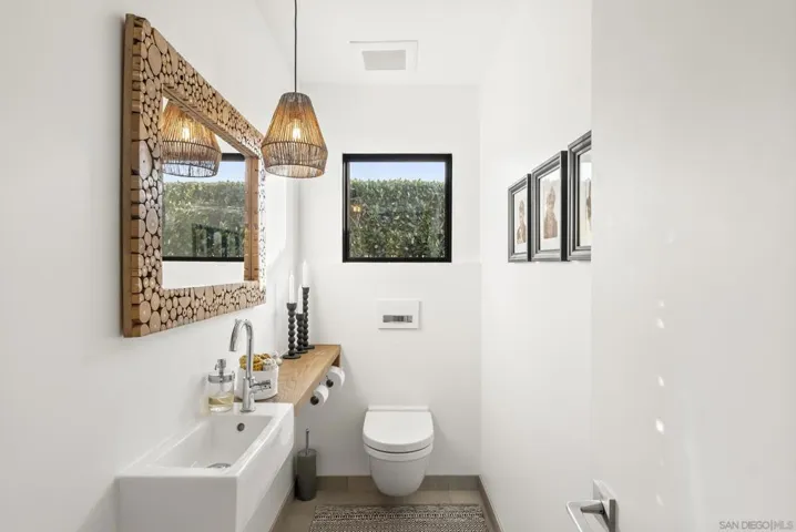 6510 Avenida Manana, La Jolla, California 92037