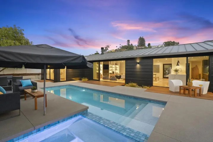 6510 Avenida Manana, La Jolla, California 92037