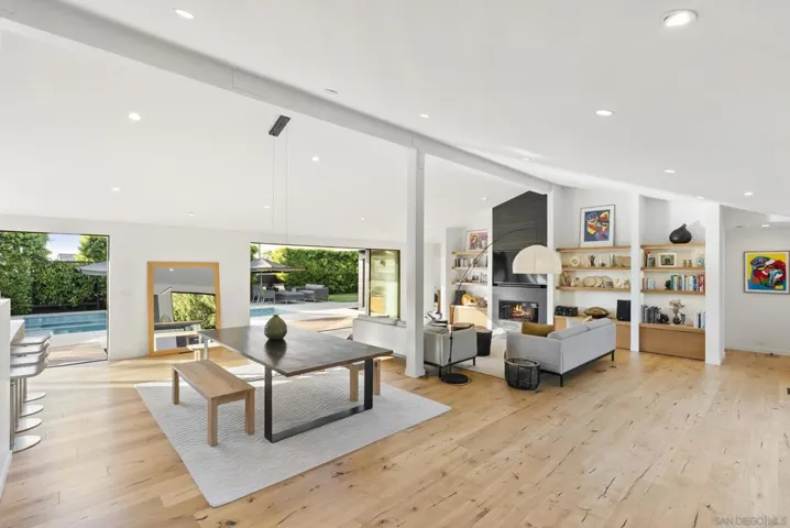 6510 Avenida Manana, La Jolla, California 92037