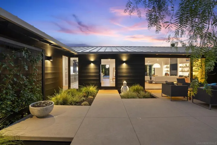 6510 Avenida Manana, La Jolla, California 92037