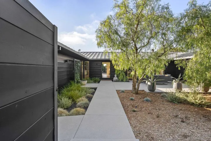 6510 Avenida Manana, La Jolla, California 92037