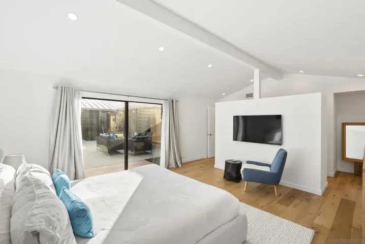 6510 Avenida Manana, La Jolla, California 92037