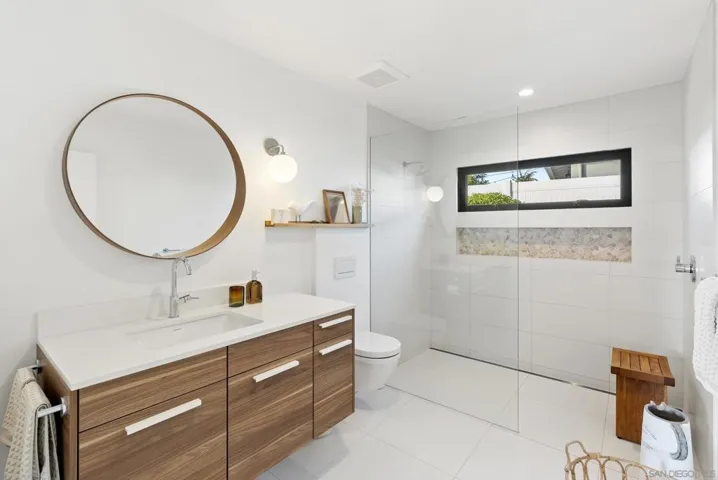 6510 Avenida Manana, La Jolla, California 92037