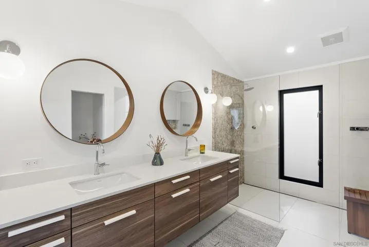 6510 Avenida Manana, La Jolla, California 92037