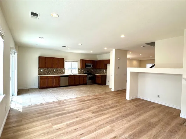 6542 Gladiola Street, Eastvale, California 92880