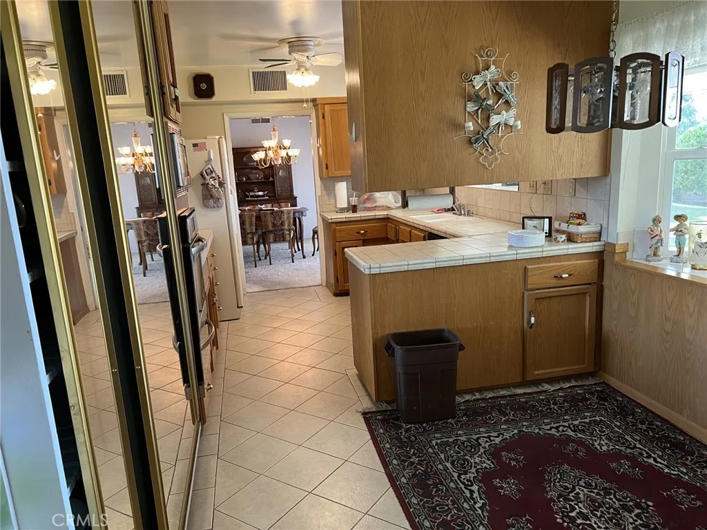 44705 Lowtree Avenue, Lancaster, California 93534 home-pic-3