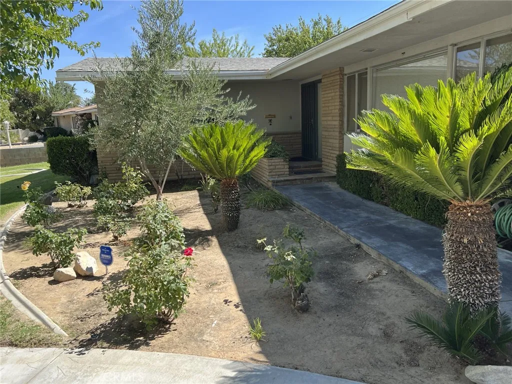 44705 Lowtree Avenue, Lancaster, California 93534 home-pic-12