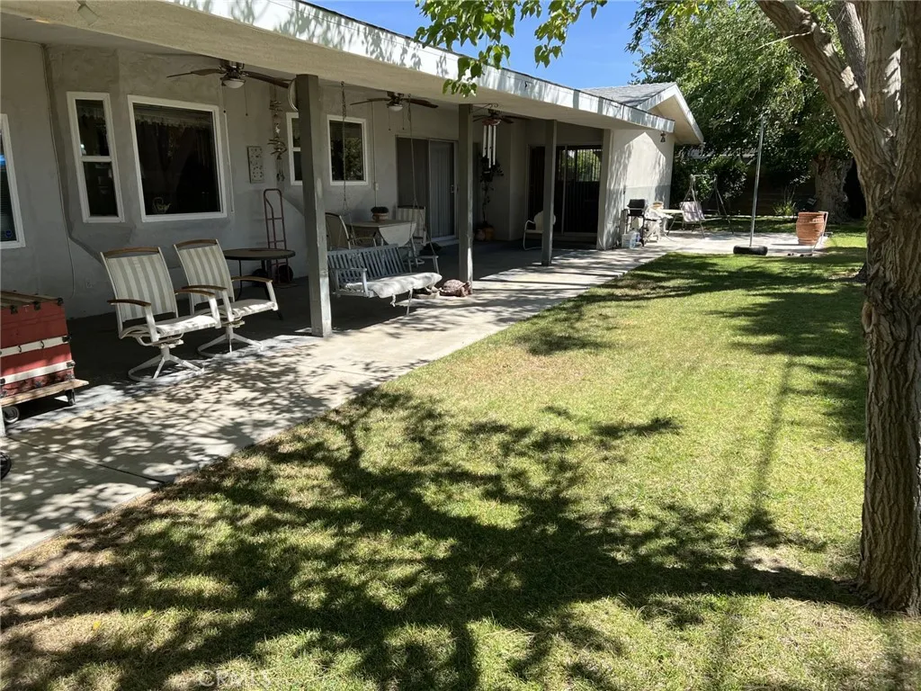 44705 Lowtree Avenue, Lancaster, California 93534 home-pic-4