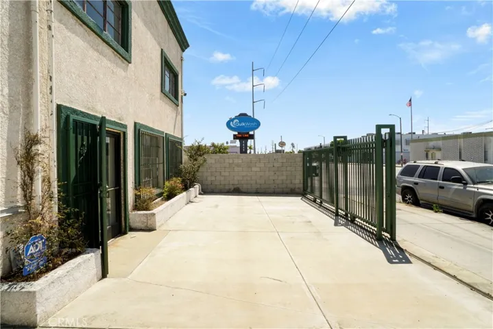 gated parking are as well a ore on side and in the back