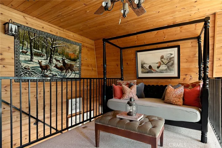 Sitting Area/Office Space with Killer Tree Views!!