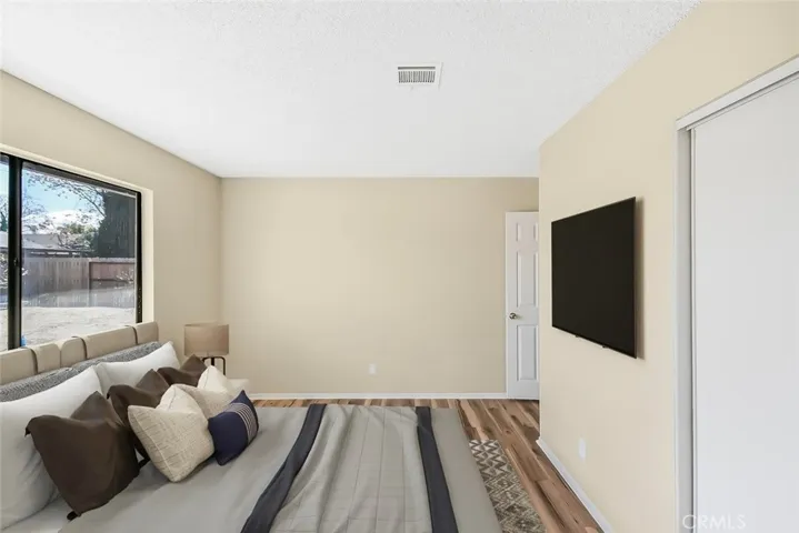 38532 Division Street, Palmdale, California 93550