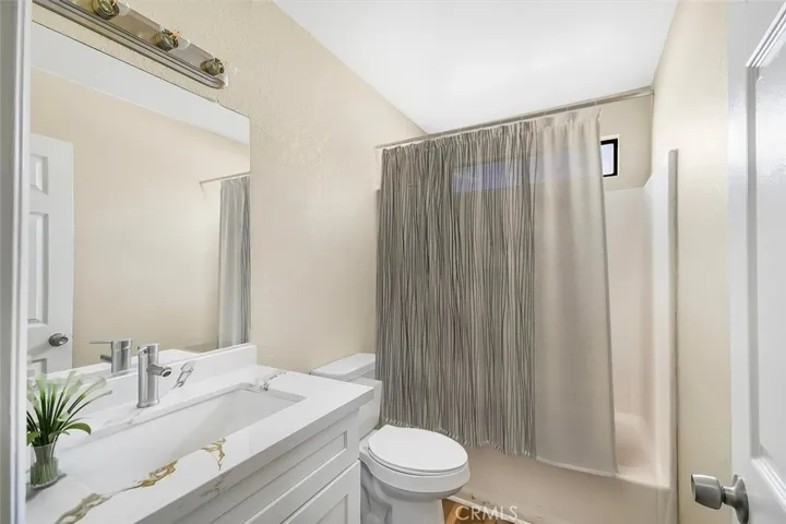 38532 Division Street, Palmdale, California 93550