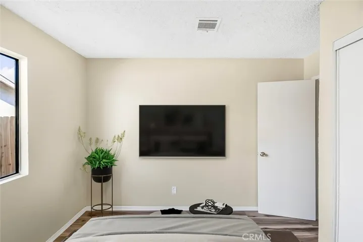 38532 Division Street, Palmdale, California 93550