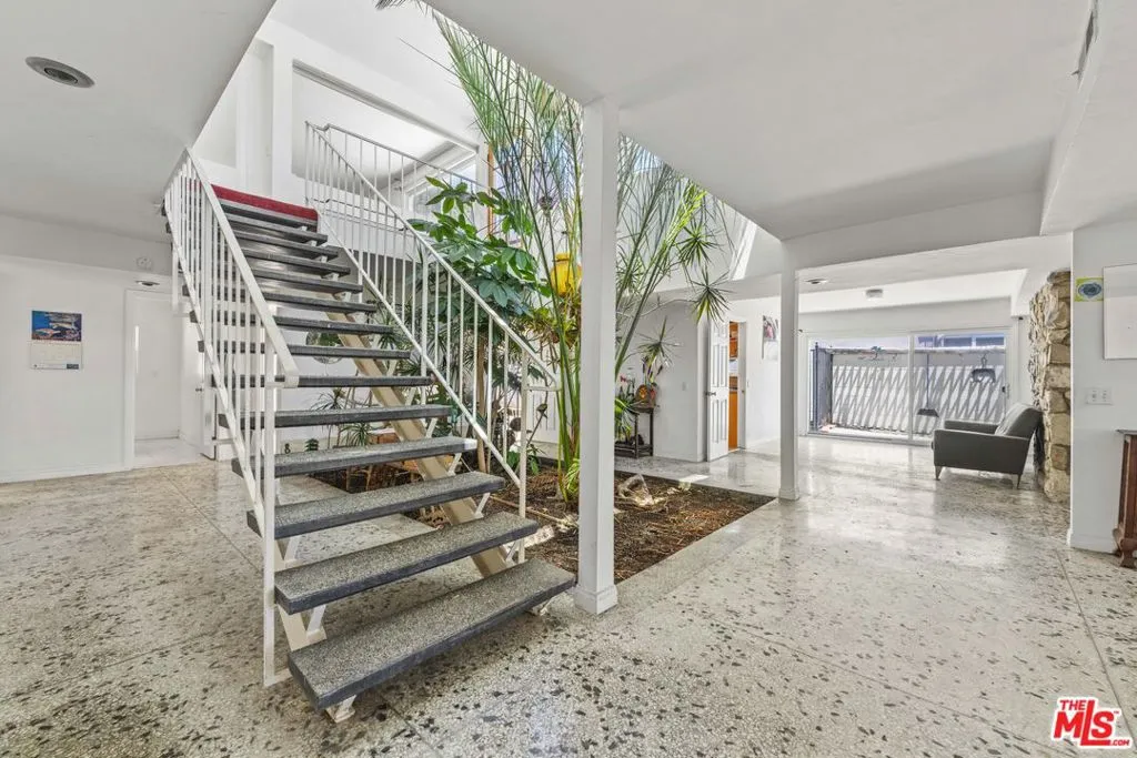 16647 Charmel Lane, Pacific Palisades, California 90272 — photo 4