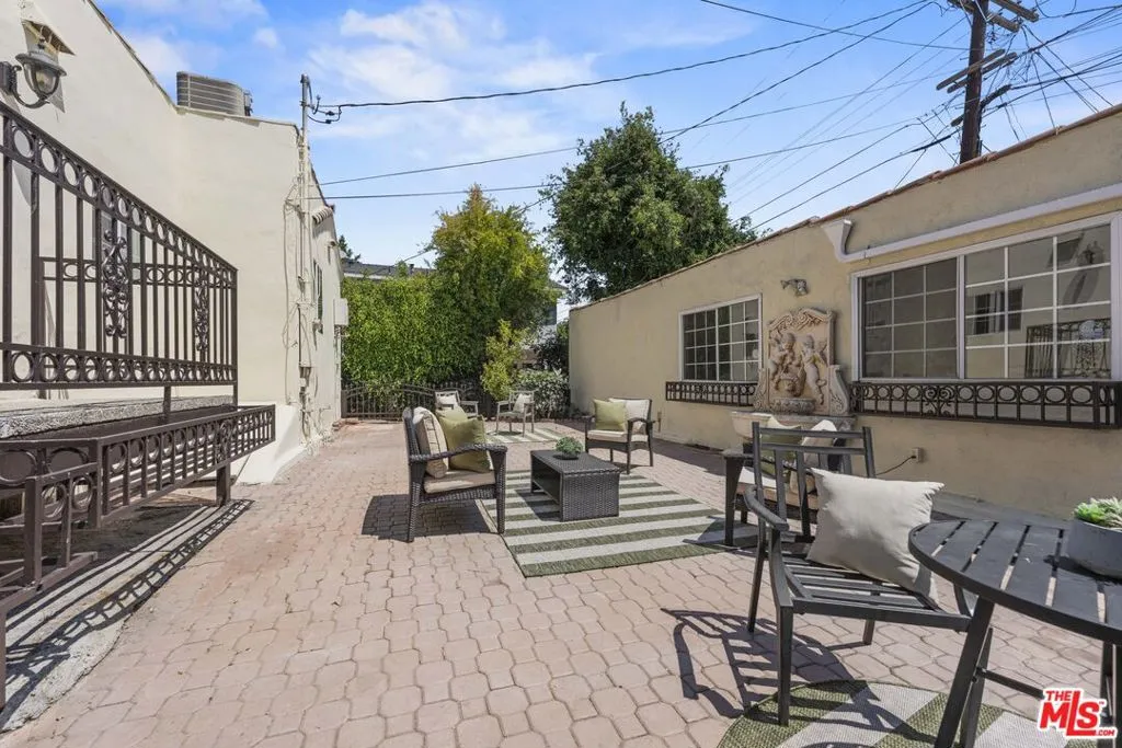 1114 S La Peer Drive, Los Angeles, California 90035 home-pic-36