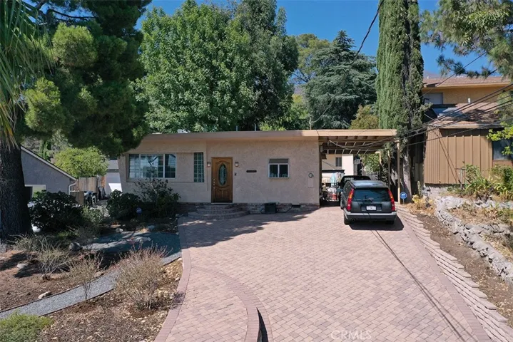 3953 Santa Carlotta, La Crescenta, California 91214