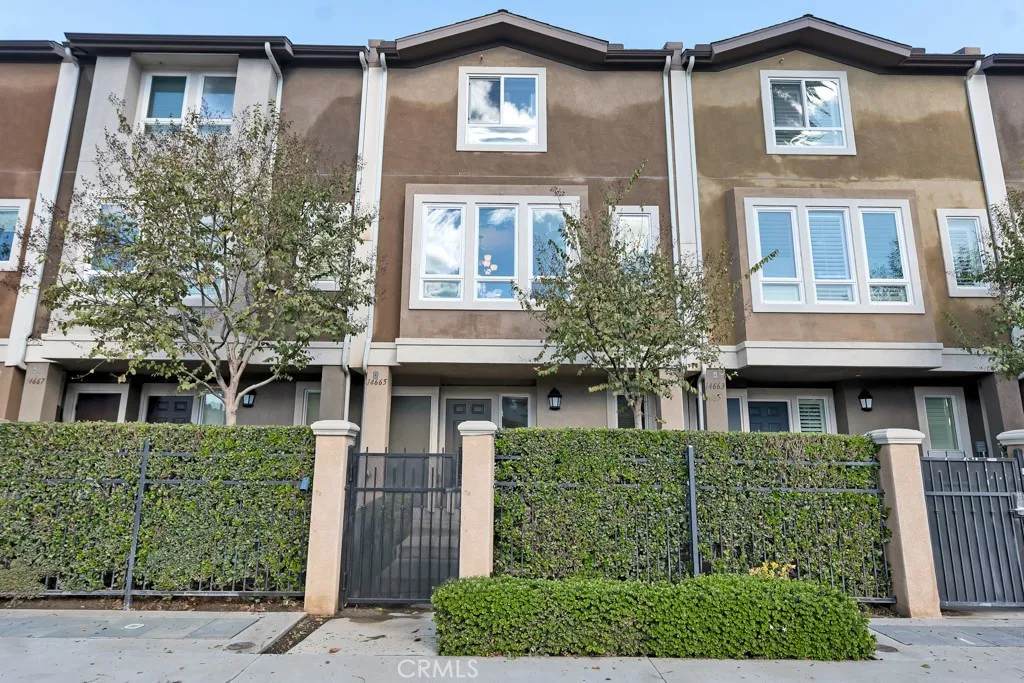 14665 Sherman Way, Van Nuys, California 91405 home-pic-5