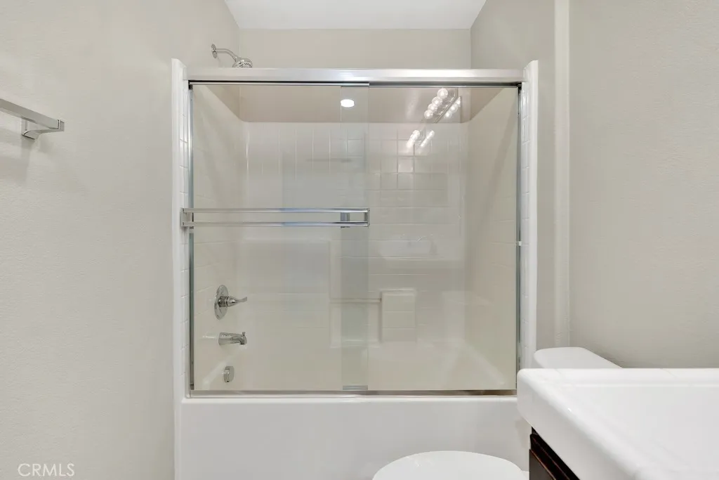 14665 Sherman Way, Van Nuys, California 91405 home-pic-28