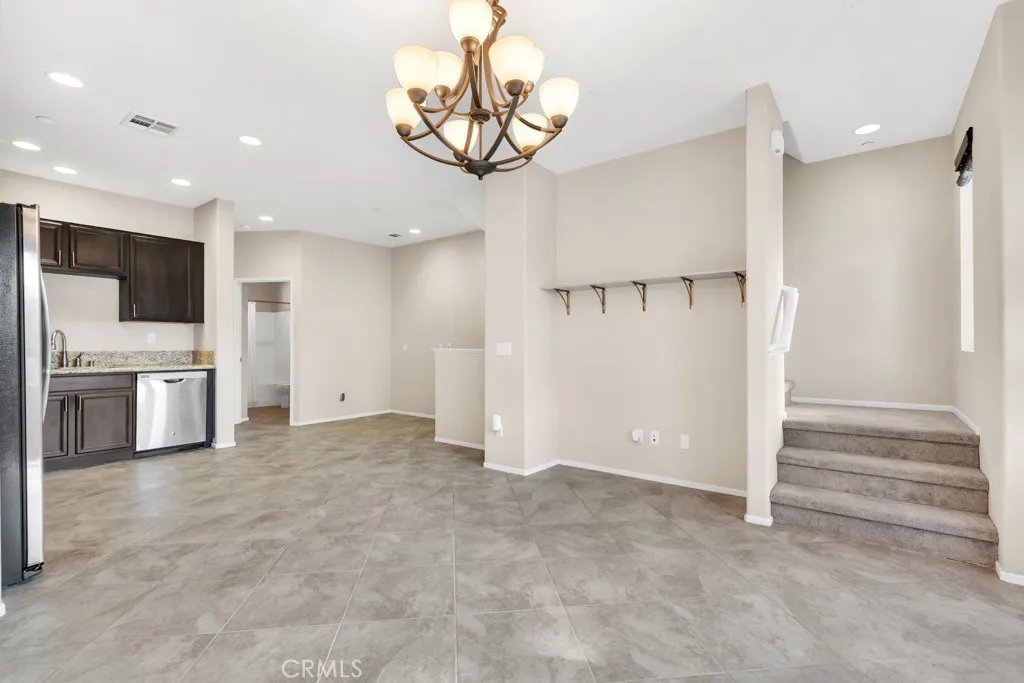 14665 Sherman Way, Van Nuys, California 91405 home-pic-2