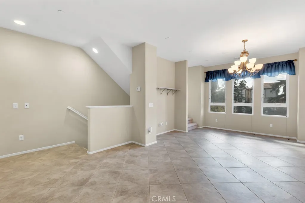 14665 Sherman Way, Van Nuys, California 91405 home-pic-15