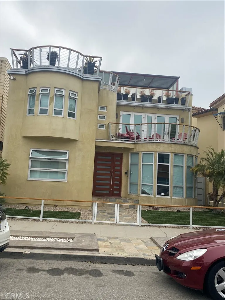 5471 E The Toledo, Long Beach, California 90803, ,1 BathroomBathrooms,Residential Lease,For Rent,The Toledo,PW25179382