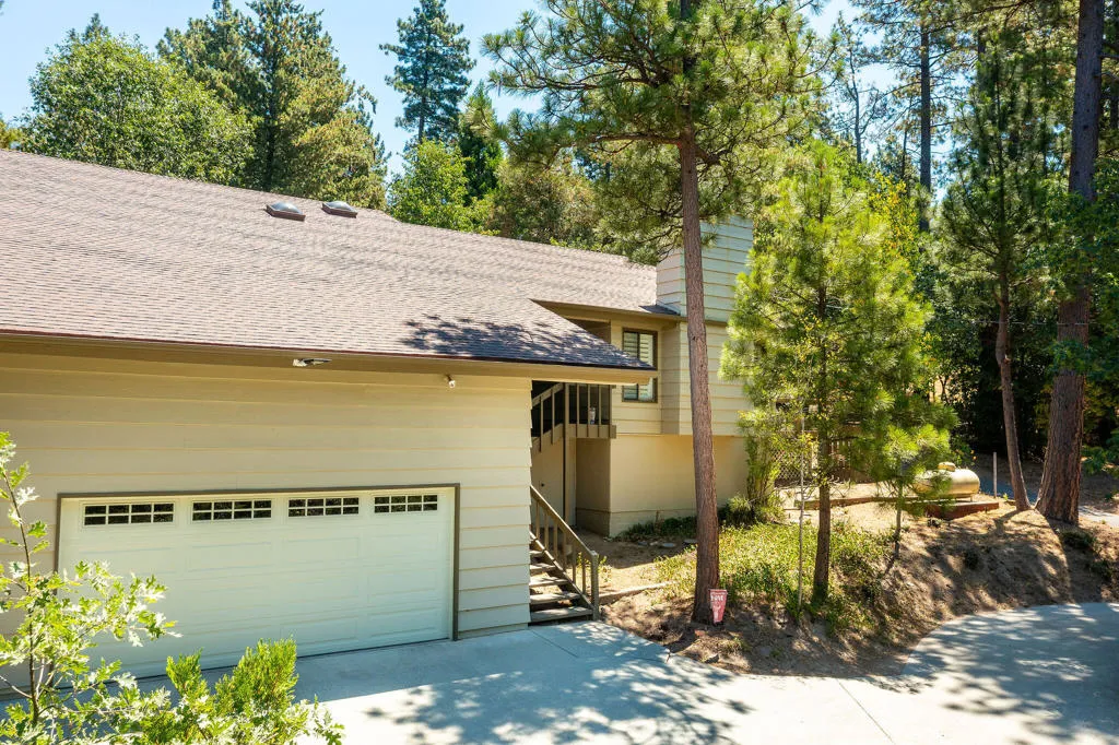 26800 Meadow Glen Drive, Idyllwild, California 92549 home-pic-1