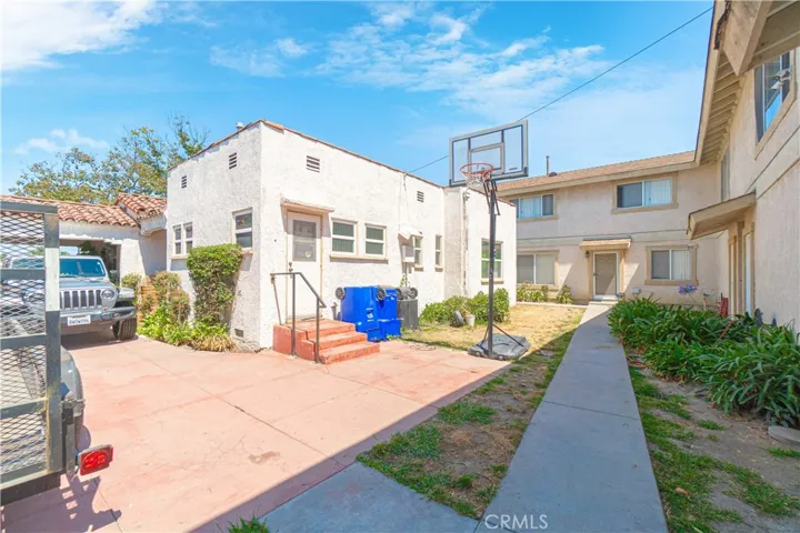 8020 Mckinley Avenue, South Gate, California 90280