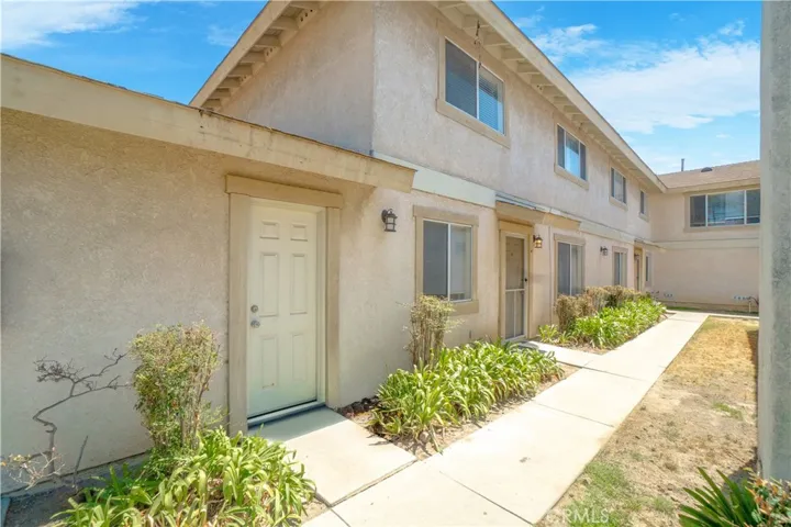 8020 Mckinley Avenue, South Gate, California 90280