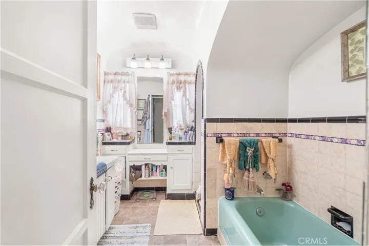 8020 Mckinley Avenue, South Gate, California 90280