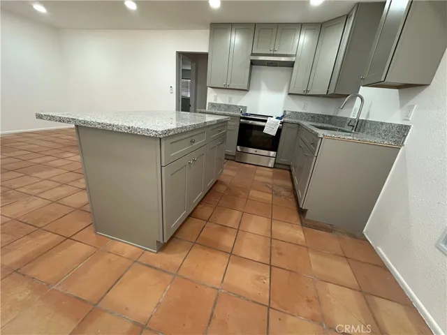 9168 G Avenue, Hesperia, California 92345