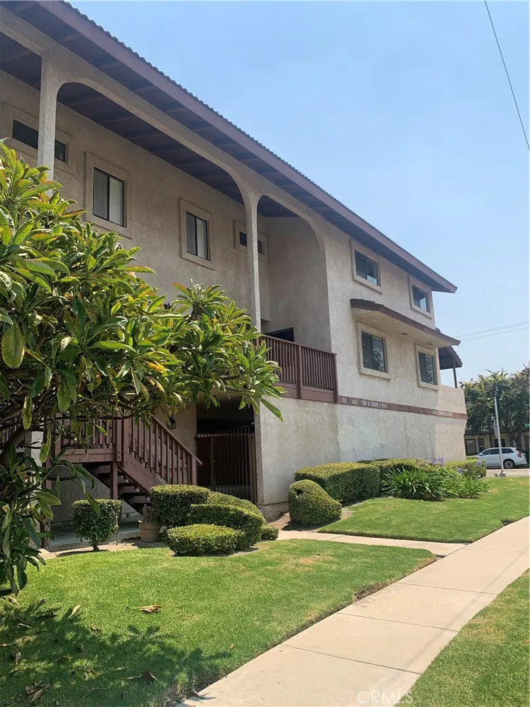 10852 Walnut Street 9, Los Alamitos, California 90720, 2 Bedrooms Bedrooms, ,3 BathroomsBathrooms,Residential Lease,For Rent,Walnut,AR25165045