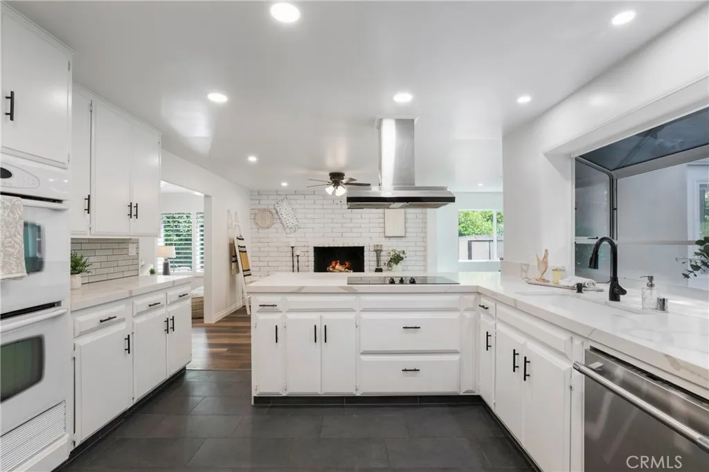 20361 Adkinson Lane, Trabuco Canyon, California 92679 home-pic-3