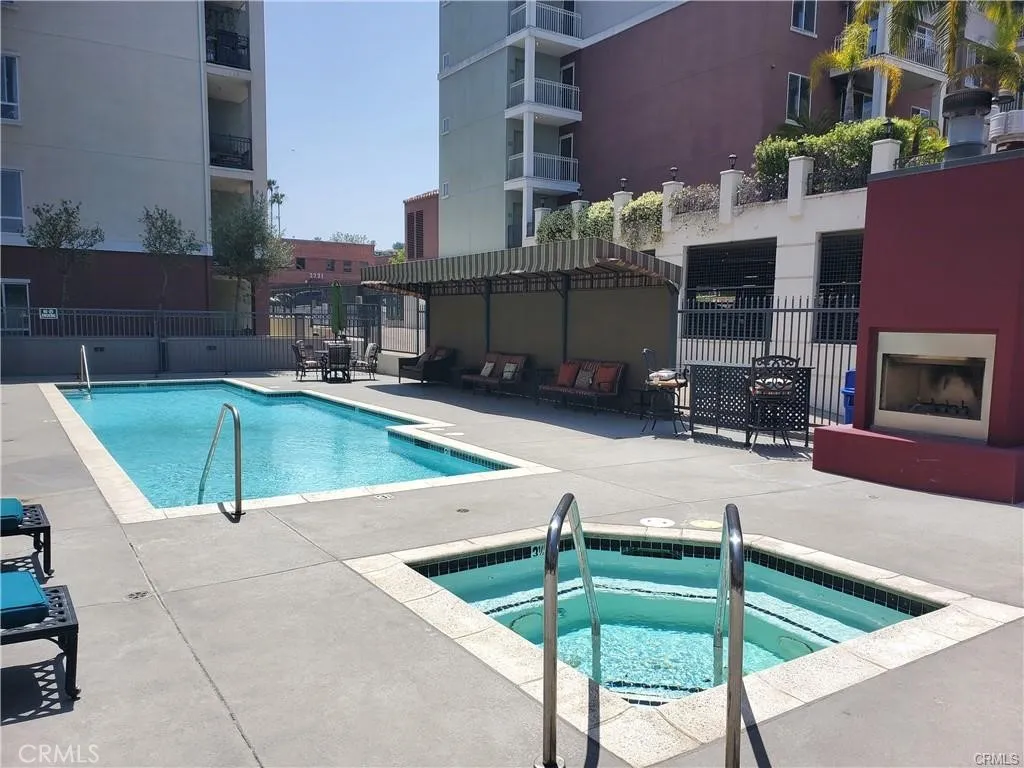 3750 Santa Rosalia Drive 413, Los Angeles, California 90008 home-pic-40