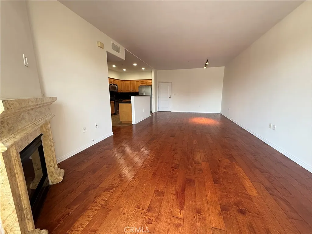 3750 Santa Rosalia Drive 413, Los Angeles, California 90008 home-pic-15