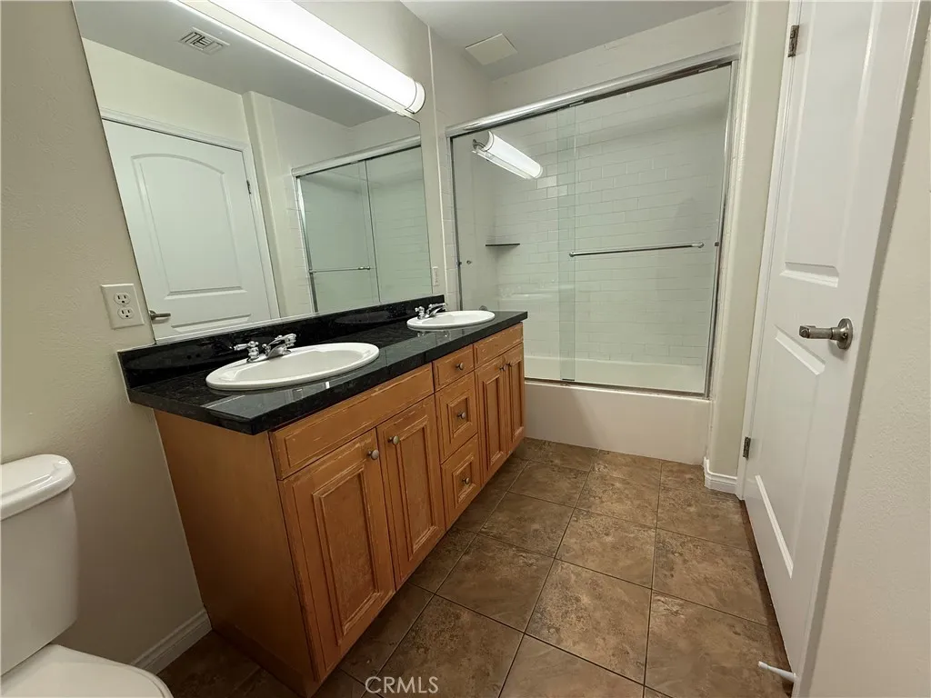 3750 Santa Rosalia Drive 413, Los Angeles, California 90008 home-pic-32