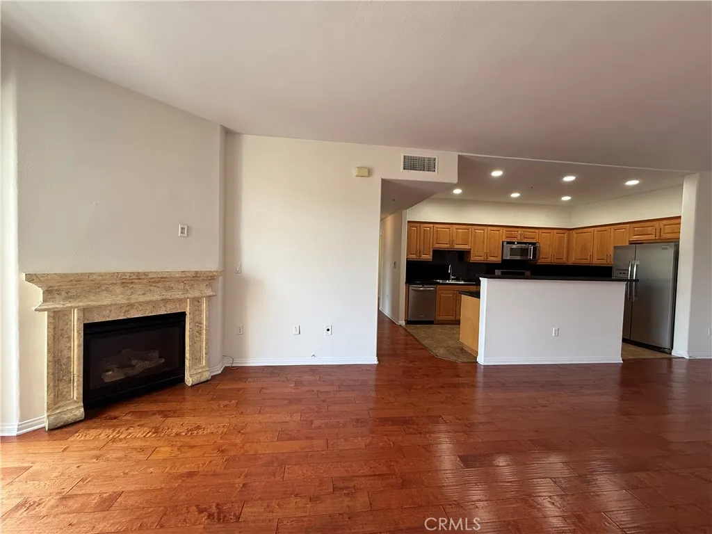 3750 Santa Rosalia Drive 413, Los Angeles, California 90008 home-pic-13