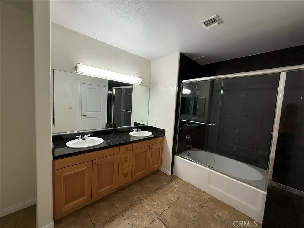 3750 Santa Rosalia Drive 413, Los Angeles, California 90008 home-pic-22