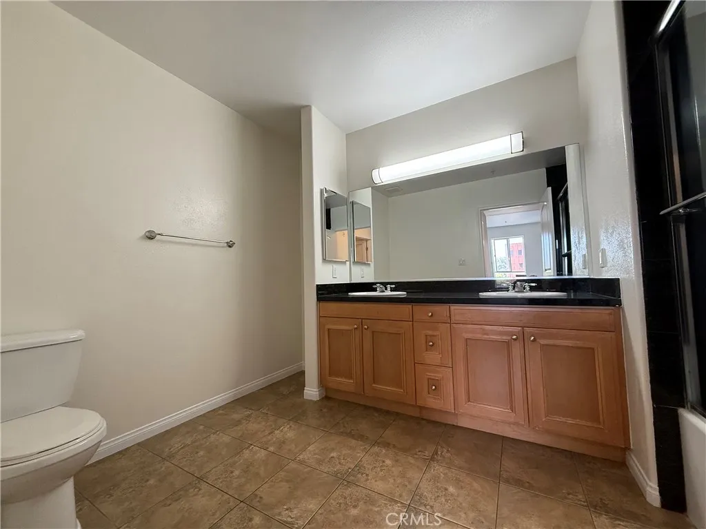 3750 Santa Rosalia Drive 413, Los Angeles, California 90008 home-pic-24
