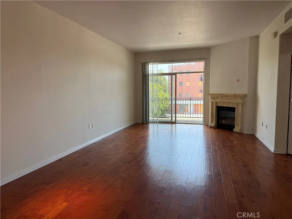 3750 Santa Rosalia Drive 413, Los Angeles, California 90008 home-pic-7