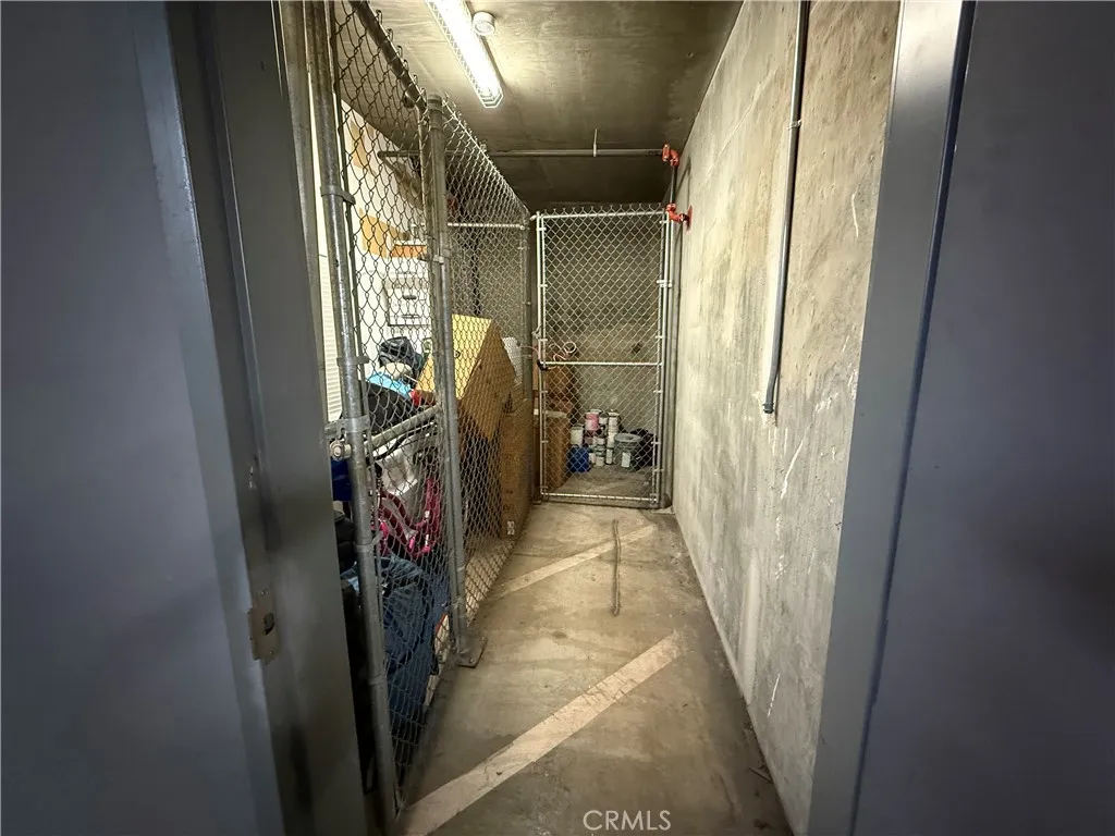 3750 Santa Rosalia Drive 413, Los Angeles, California 90008 home-pic-47