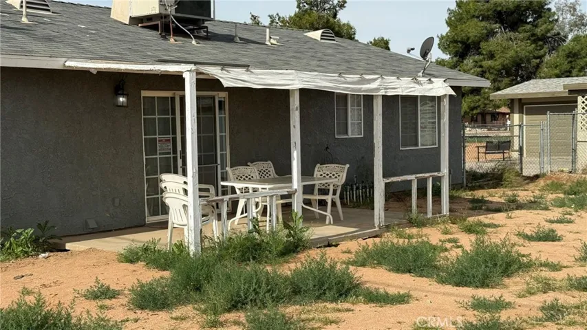 22090 Cherokee Avenue, Apple Valley, California 92307