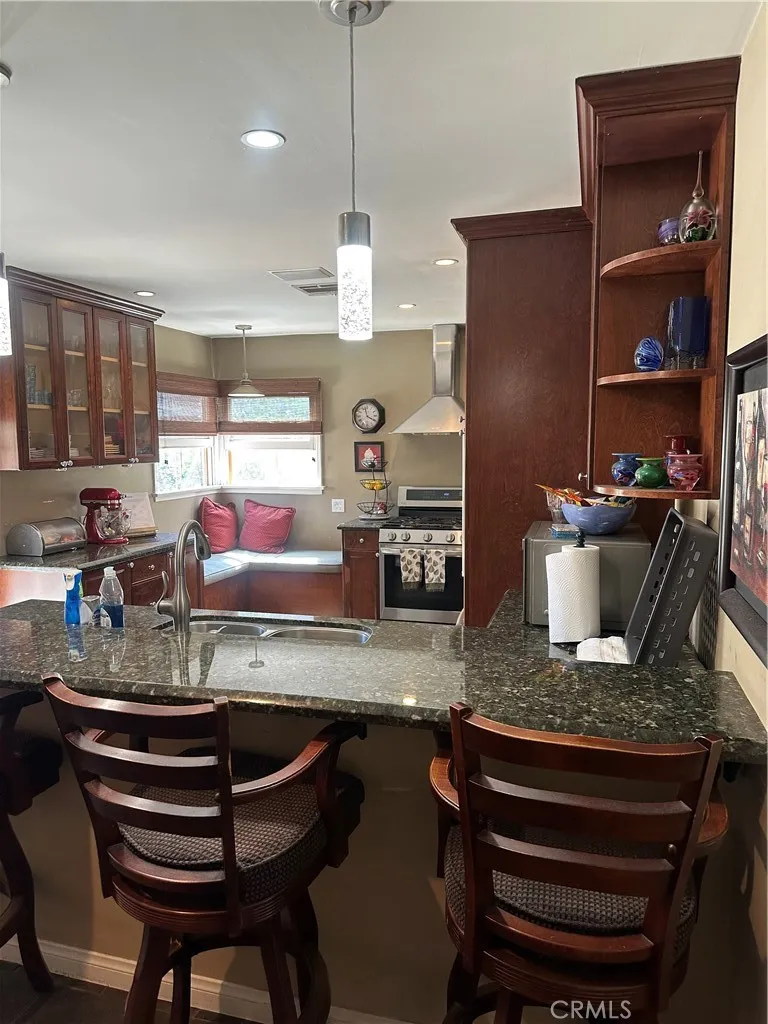 4910 Willowcrest Avenue, Toluca Lake, California 91601 home-pic-12