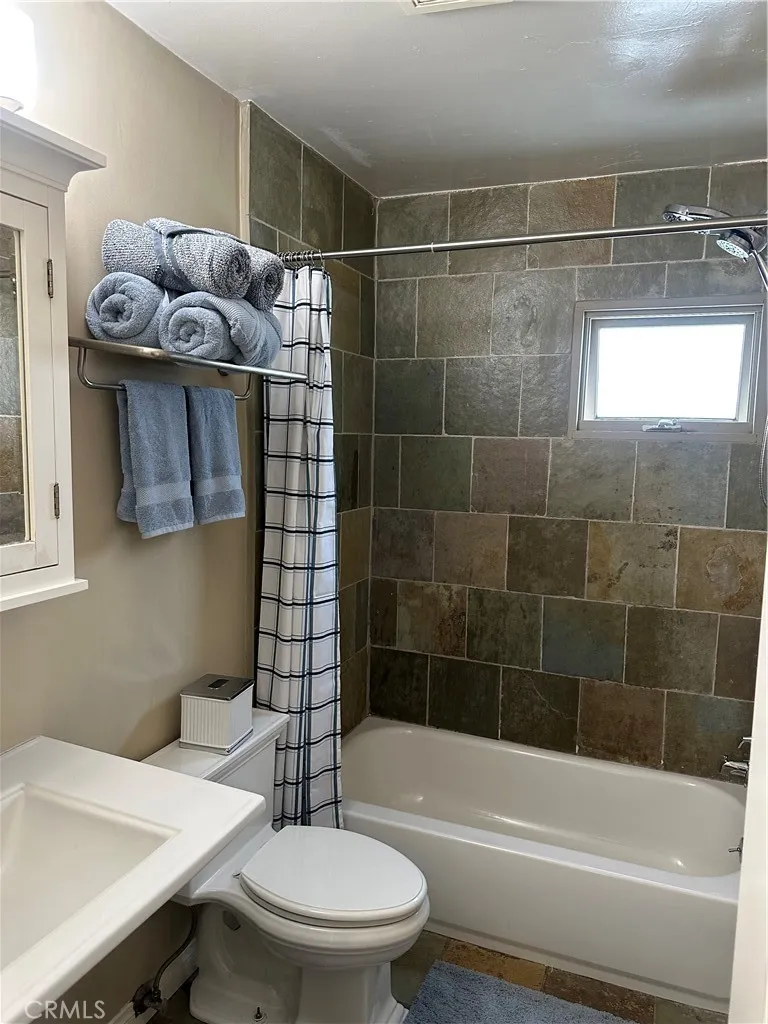 4910 Willowcrest Avenue, Toluca Lake, California 91601 home-pic-14